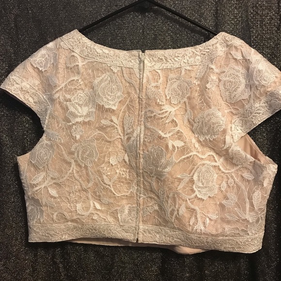 Wedding Dress - Picture 4 of 6